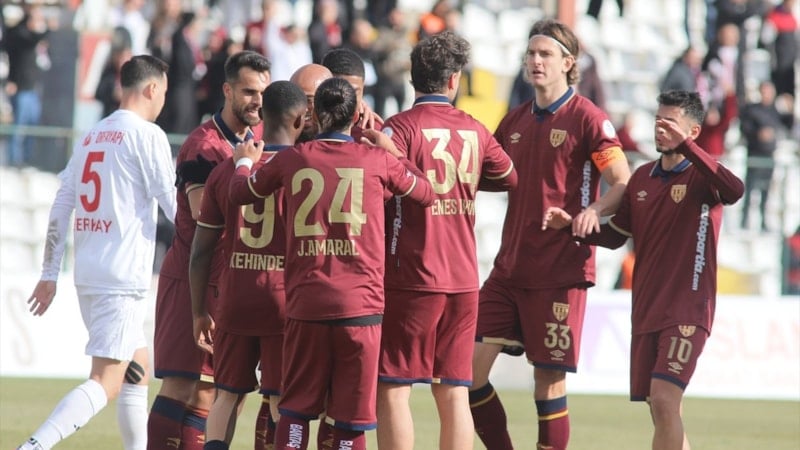 Bandırmaspor, Pendikspor'u dört golle geçti