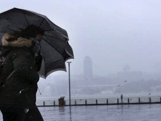 İstanbul Valiliği'nden fırtına uyarısı: Batı Karadeniz ve Marmara'da kuvvetli rüzgar bekleniyor