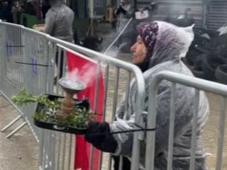 Hatay'da slogan atmak isterken kendini yaktı: 'Abla yanıyorsun' uyarısına aldırış etmedi