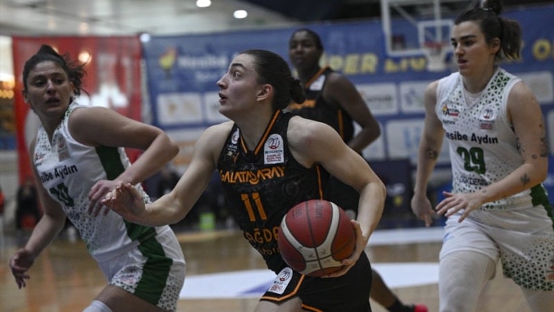 Galatasaray, Nesibe Aydın'ı mağlup etti