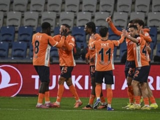 Başakşehir, Fatih Karagümrük'ü iki golle geçti