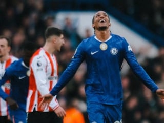 Chelsea, Brenford'u iki golle yıktı