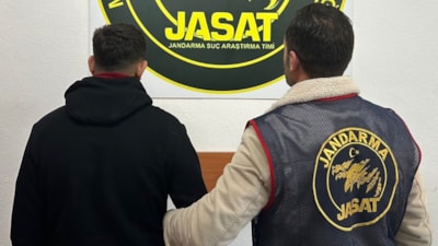 Manisa'da 66 yıl hapis cezasıyla aranan 18 yaşındaki şahıs yakalandı