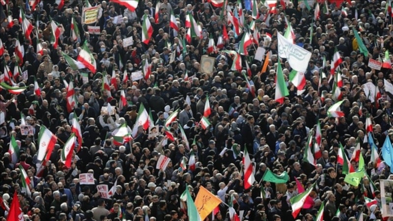 İran'daki olaylarda ölenlerin sayısı 3 bin 300'ü aştı