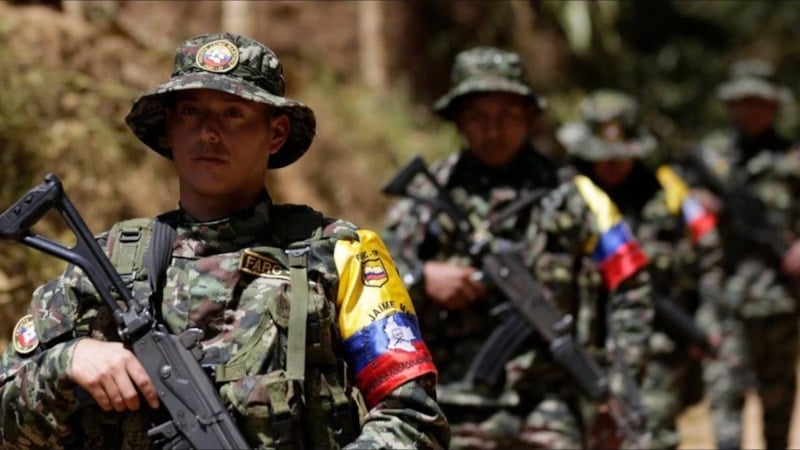 Kolombiya'da iki silahlı grup çatıştı: 30 ölü