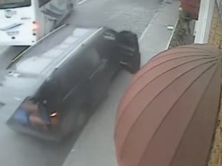 İstanbul'da el frenini çekmeyi unuttu: Faciadan kıl payı dönüldü