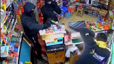 Afyonkarahisar'da market sahibine dehşeti yaşattılar: Gaspçıları polis yakaladı