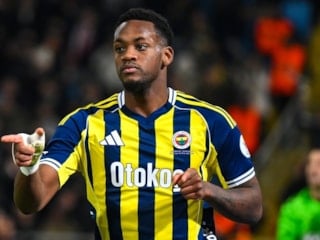 Jhon Duran'ın cezası kalktı!