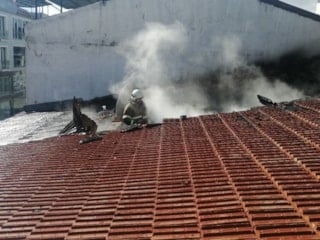 Isparta’da hurda tesisinin çatısında yangın