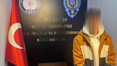 Antalya'da bisikletli gence sokak ortasında hakarete gözaltı