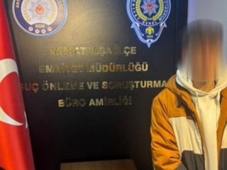 Antalya'da bisikletli gence sokak ortasında hakarete gözaltı