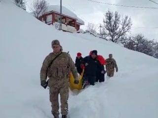 Tunceli’de zorlu kış şartlarında hayat kurtaran yürüyüş