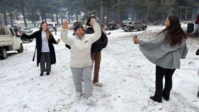 Edremitliler Kazdağları’nda karın tadını göbek atarak çıkardı