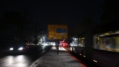 Berlin'de elektrik şebekesine sabotaj yapanları ihbar edene ödül verilecek