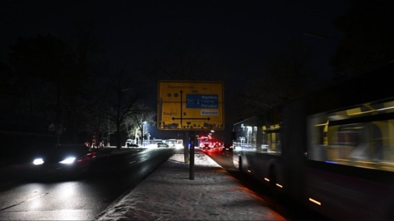 Berlin'de elektrik şebekesine sabotaj yapanları ihbar edene ödül verilecek