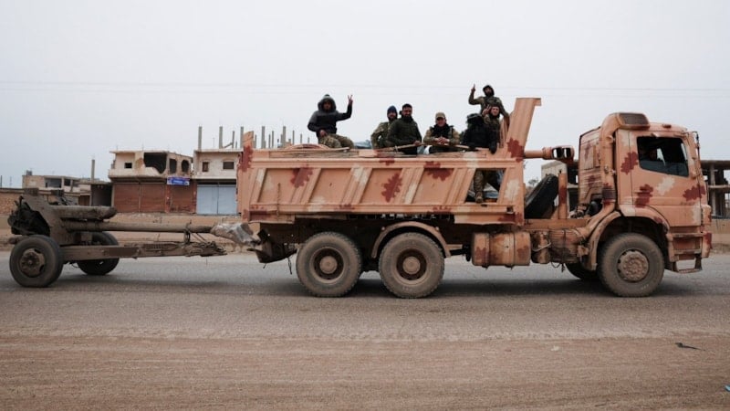 Suriye ordusu, Rakka kentine yoğun sevkiyat yapıyor