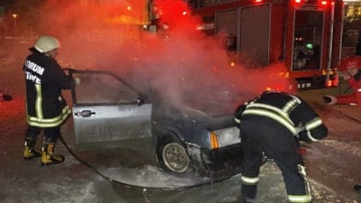 Çorum'da otomobili küle dönmekten itfaiye kurtardı