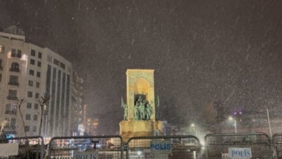 İstanbul'da kar yağışı gece saatlerinde etkisini gösterdi