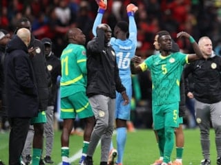 Afrika Uluslar Kupası'nda olaylı final: Sahadan çekildiler