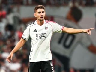 Beşiktaş'ta Demir Ege Tıknaz kadrodan çıkarıldı