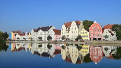 Avrupa'da her 100 kişiden 68'i, Türkiye'de ise 57'si ev sahibi