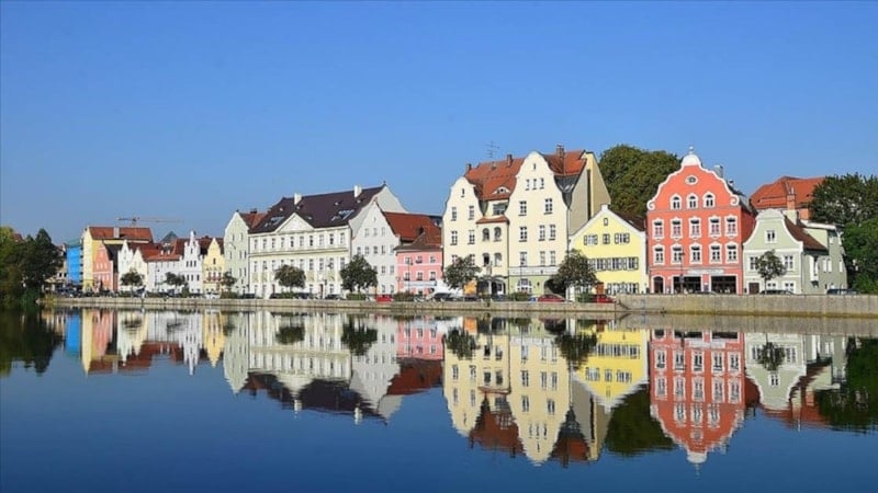 Avrupa'da her 100 kişiden 68'i, Türkiye'de ise 57'si ev sahibi