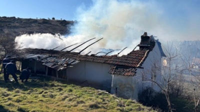 Uşak’ta ev alevlere teslim oldu: 1 ölü 1 yaralı