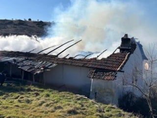Uşak’ta ev alevlere teslim oldu: 1 ölü 1 yaralı