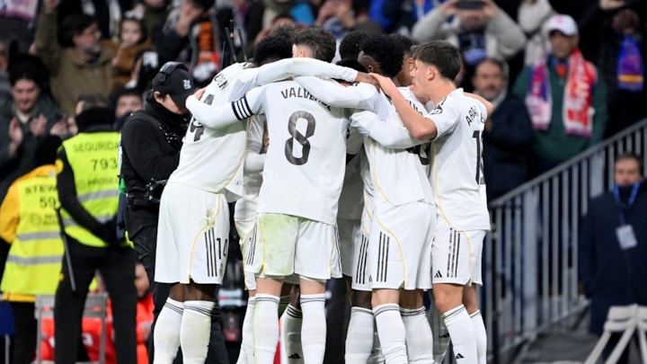 Real Madrid, Barcelona'nın yenildiği haftada zirveye yaklaştı