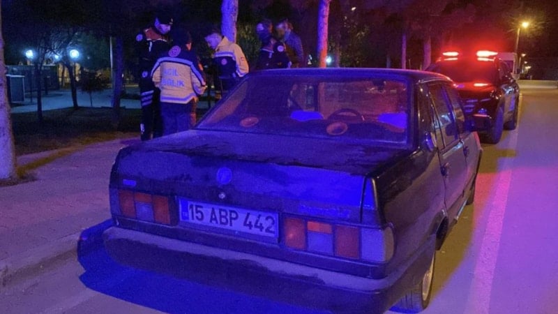 Burdur'da gençlerin kavgası kanlı bitti: 2 yaralı