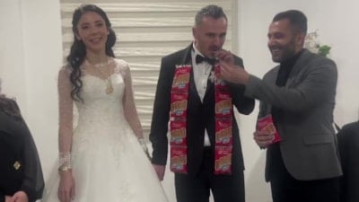 Amasya'da damada takı yerine çubuk kraker taktılar