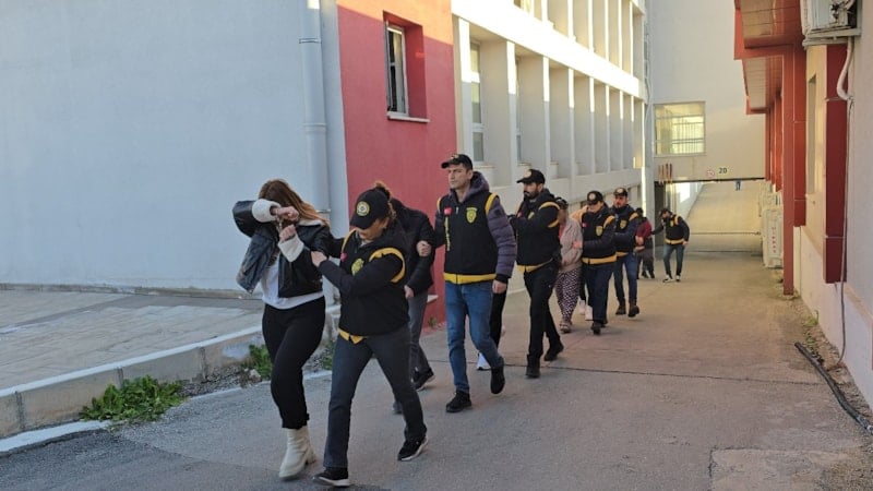 Adana'da fuhuş yaptıran masaj salonlarına operasyon: 14 tutuklama