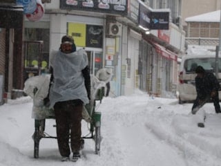 Van'da 287 yerleşim yeri ulaşıma kapandı