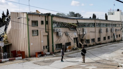 İsrail, işgal altındaki Doğu Kudüs'te UNRWA merkezini yıkmaya başladı