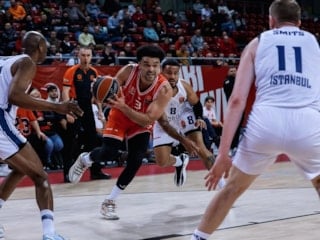 Anadolu Efes, Hapoel Tel Aviv'e kaybetti