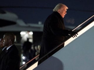 Trump'ın arızalanan uçağı havalandıktan kısa süre sonra Washington'a döndü