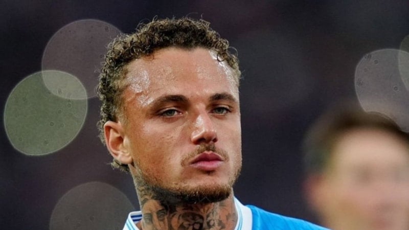 Galatasaray'a transferi bekleniyordu: Noa Lang sekerek soyunma odasına gitti!