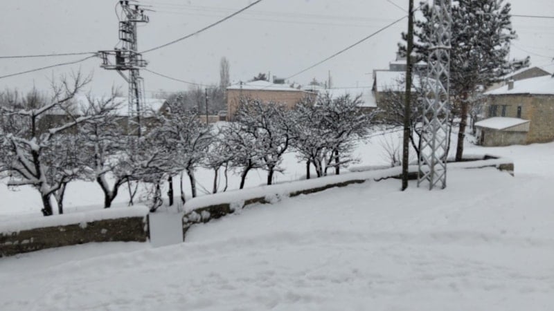 'Her şeyi devletten beklemeyen' Bayburtlular, köy yollarını imeceyle açtılar