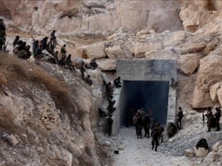 PKK/YPG, Ayn el-Arab'ın dört bir yanına tüneller kazdı