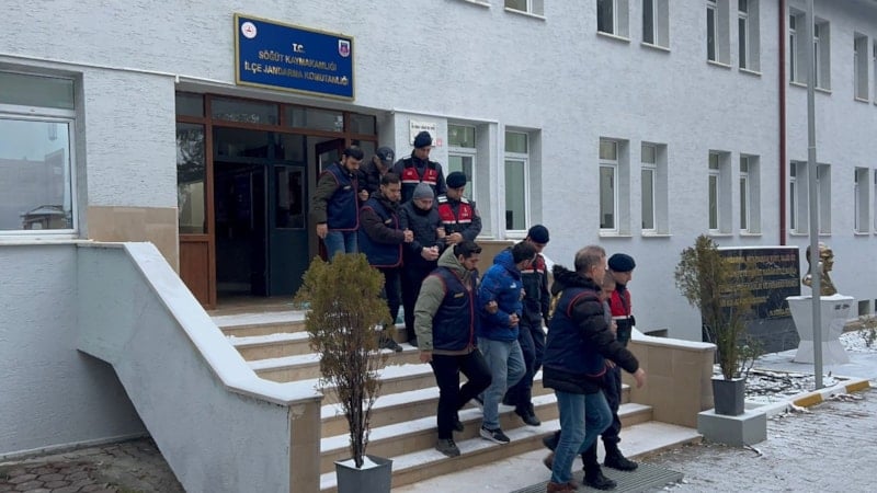 Bilecik'te yaşlı kadını sahte polis yalanıyla dolandırdılar, JASAT yakaladı