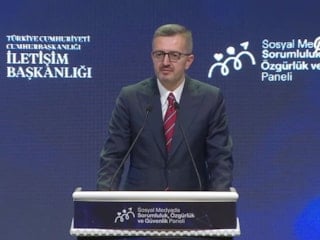 Burhanettin Duran: Sanal kumar tehlikesine karşı bütün bireylerimiz risk altındadır