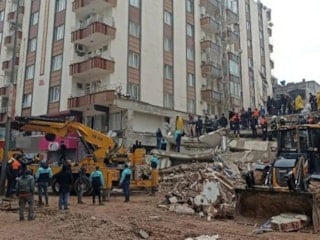 Gaziantep'te 51 kişiye mezar olan Furkan Apartmanı'nda kolon kesildiği iddiası