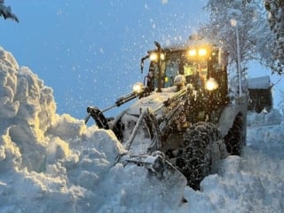 Rize'de kar yağışı etkili oldu: 63 köy yolu kapandı
