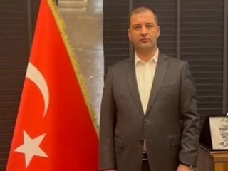 Mardin esnafından Türk bayrağı hassasiyeti: Başımızın tacıdır