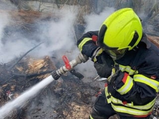 Mersin'de korkutan hurdalık yangını