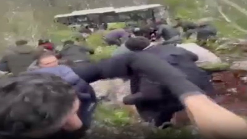 Kocaeli'de belediye otobüsü devrildi