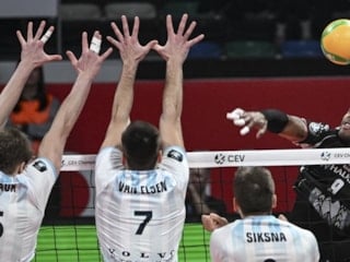 Halkbank, Knack'e yenildi