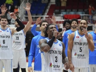Aliağa Petkimspor, Dinamo Sassari'yi devirdi