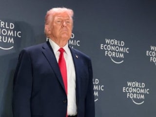 Trump, ABD'nin Grönland planına karşı çıkan ülkelere getirdiği ek vergiden vazgeçti