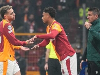 Ismail Jakobs, ayağının tozuyla maça çıktı